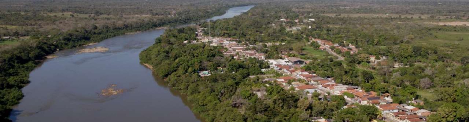 Luxury limousine in Varzea Grande sunset