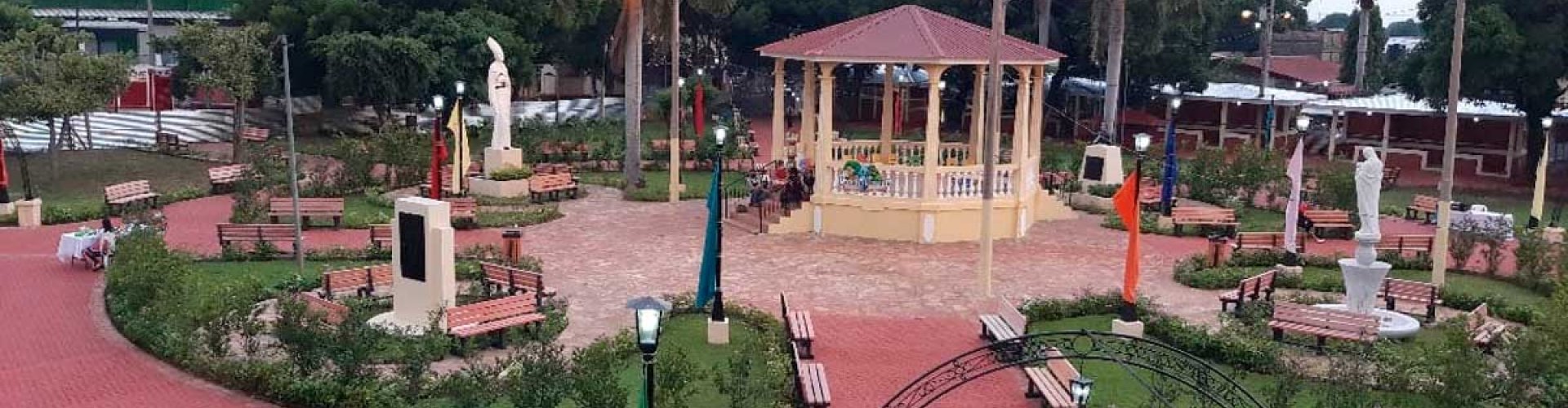 Luxury limousine in Chinandega at sunset