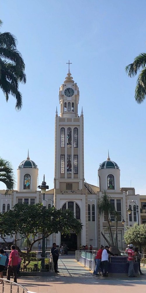 Luxury vehicle in Machala