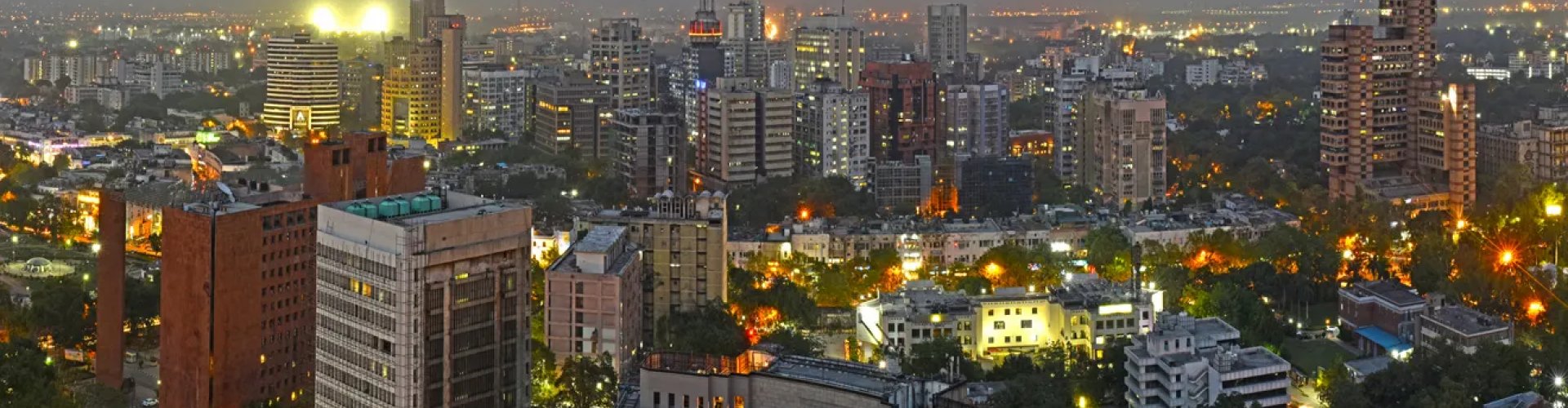 Luxury vehicle on New Delhi street