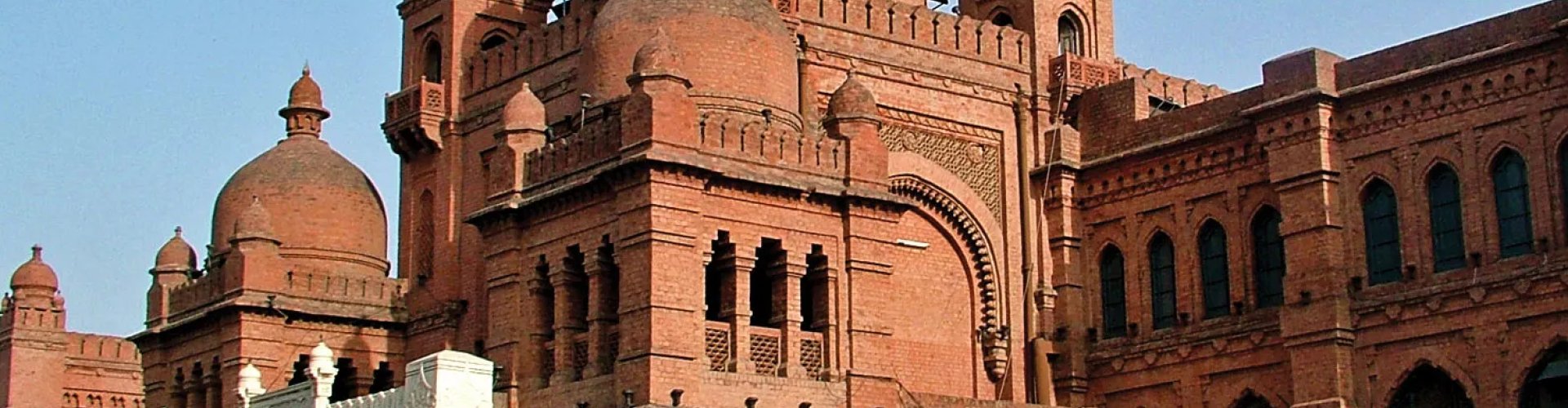 Luxury vehicle in Lahore