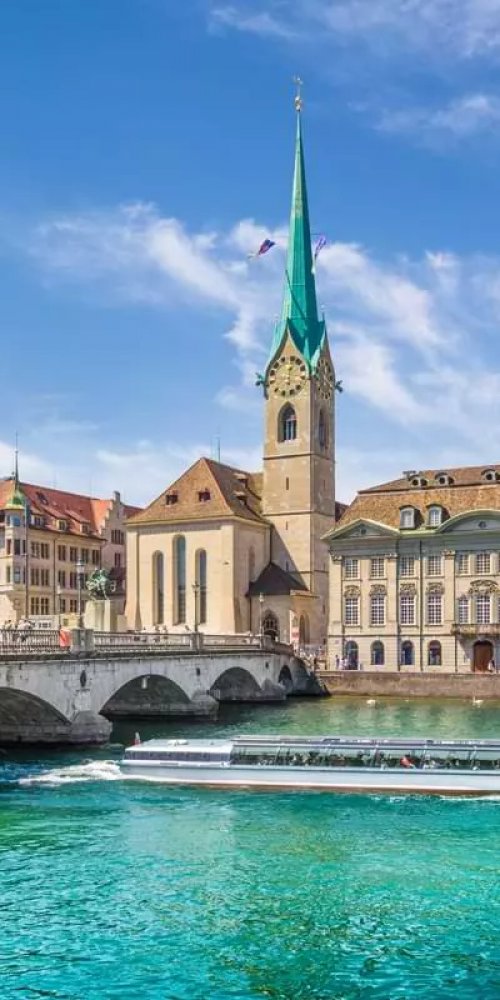 Luxury chauffeur driving in Zürich